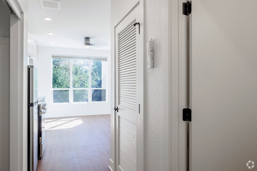 More Photos Of 3890 W Colfax Ave, Denver Apartments For Sale