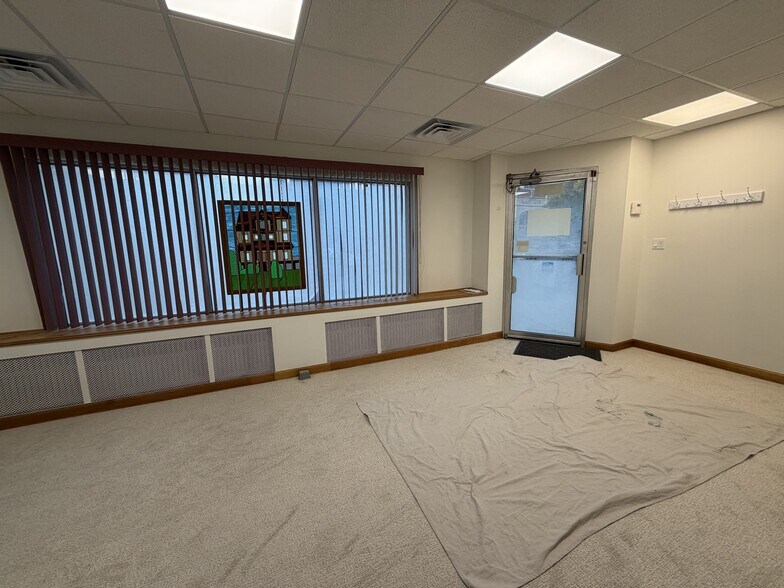More Photos Of 4155 Addison St, Chicago Office For Lease