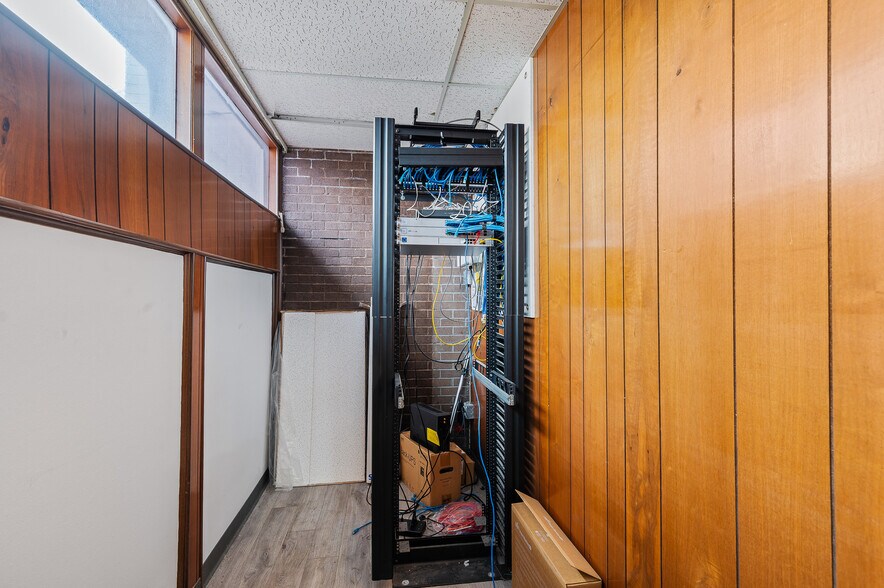 More Photos Of 3339 Fairview St, Pasadena Medical For Lease