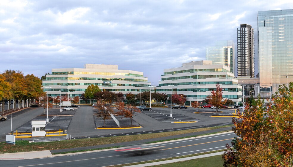 More Photos Of 2002 Edmund Halley Dr, Reston Office For Lease