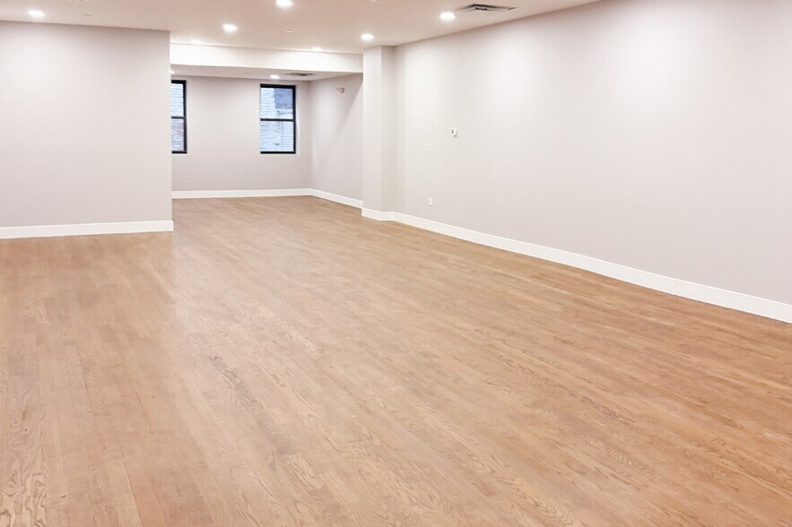 More Photos Of 43 Murray St, New York Apartments For Lease
