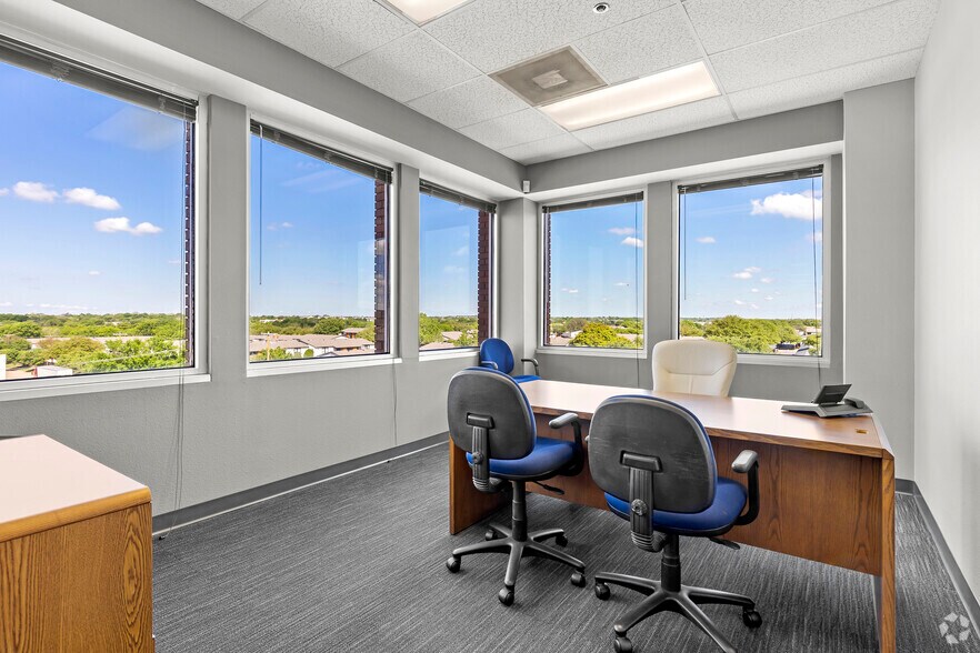 More Photos Of 8713 Airport Fwy, North Richland Hills Office For Lease