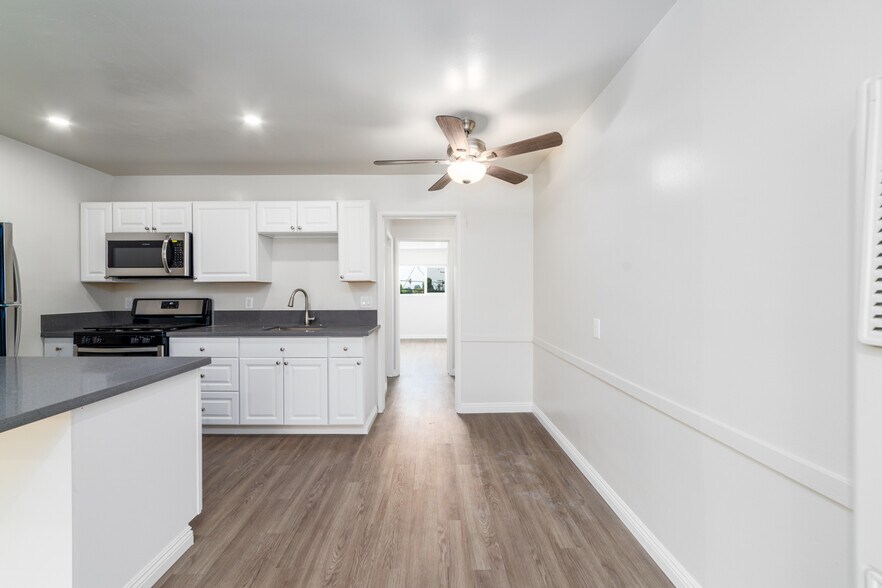 More Photos Of 618-620 W Route 66, Glendora Apartments For Sale
