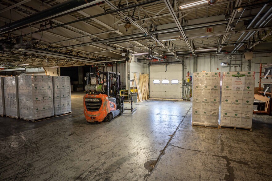 More Photos Of 1576 Arona Rd, Irwin Warehouse For Sale