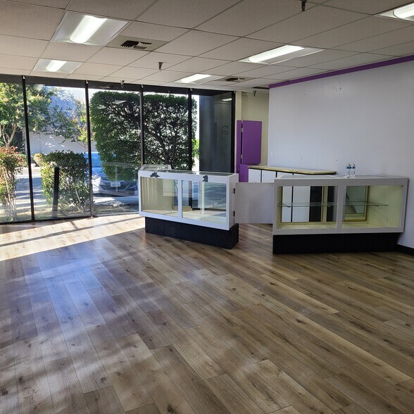 More Photos Of 4520 Stine Rd, Bakersfield Warehouse For Lease