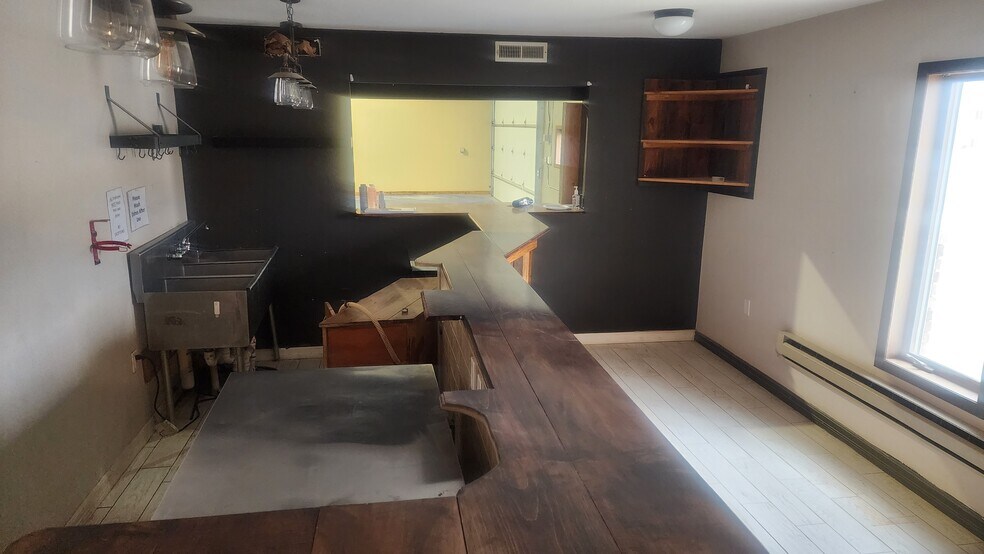 More Photos Of 4401 16th Ave W, Williston Warehouse For Lease
