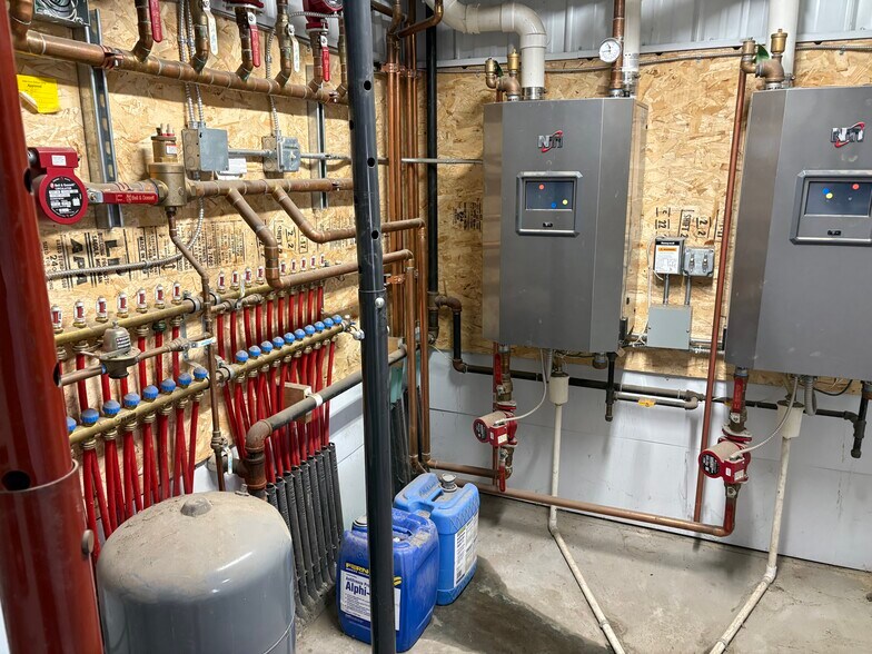 More Photos Of 2905 N Lincoln Rd, Escanaba General Retail For Sale