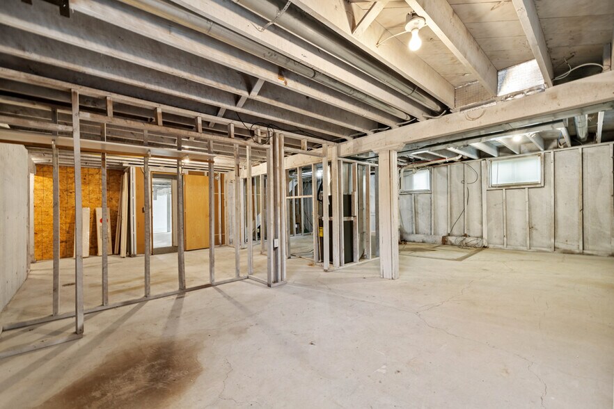 More Photos Of 118 21st St NW, Minot Multifamily For Sale