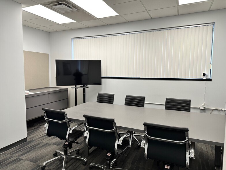 More Photos Of 11602 119th St NW, Edmonton Warehouse For Sale