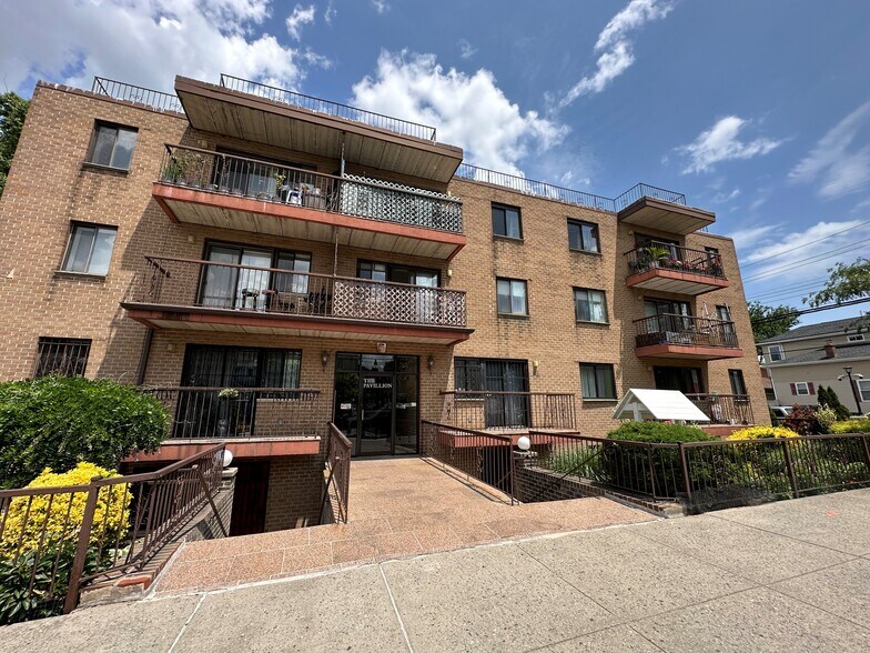 More Photos Of 122-15 25th Rd, Flushing Apartments For Sale