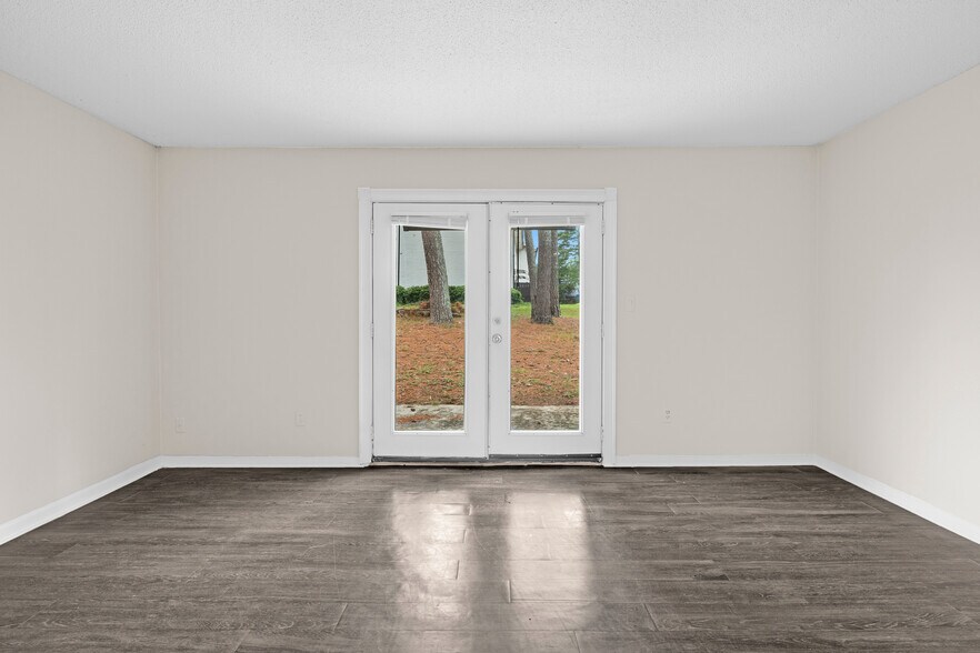 More Photos Of 7234 Tara Blvd, Jonesboro Apartments For Sale
