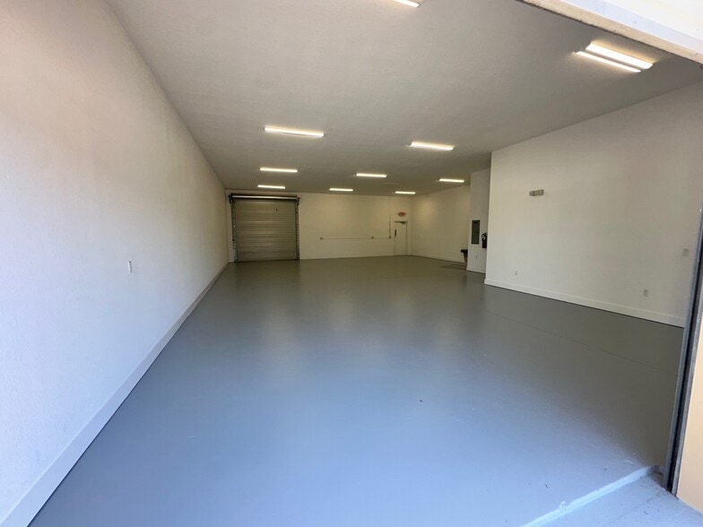 More Photos Of 2131-2141 SW Conant Ave Port, Port Saint Lucie Industrial For Lease