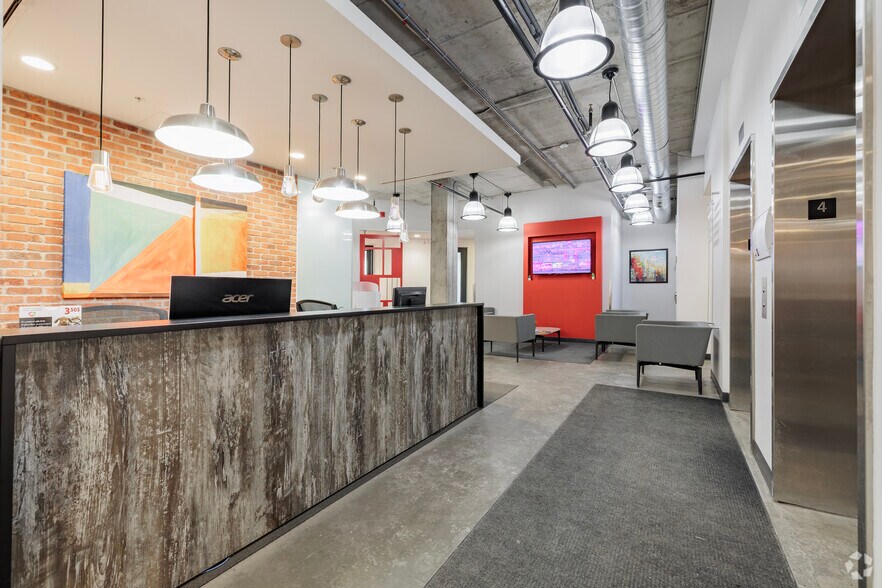 More Photos Of 1020 Rue Bouvier, Québec Coworking Space