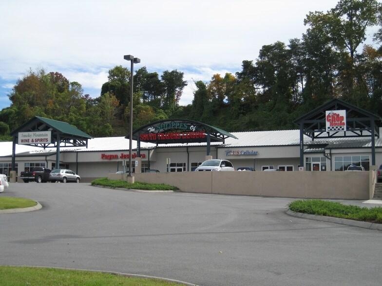 More Photos Of 7417-7433 Chapman Hwy, Knoxville Freestanding For Lease