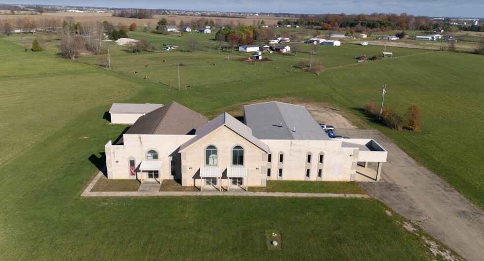 More Photos Of 15812 State Route 56 W, Mount Sterling Light Distribution For Sale