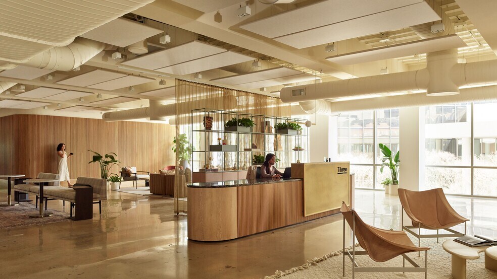 More Photos Of 101 S Tryon St, Charlotte Office Residential For Lease