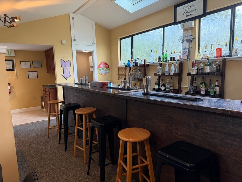 More Photos Of 1524 Smith St, Orange Park Office For Sale