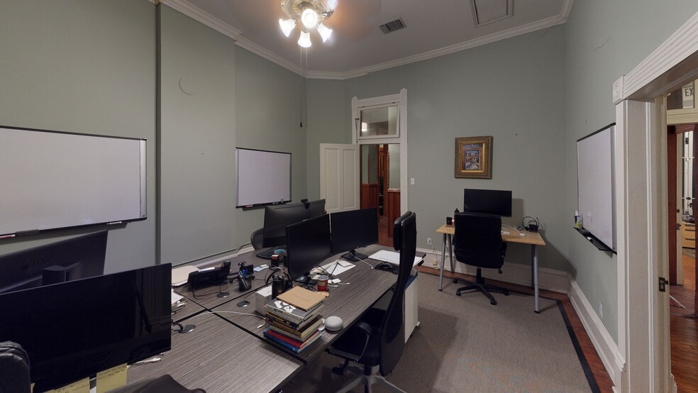 More Photos Of 109 E 10th St, Austin Loft Creative Space For Sale