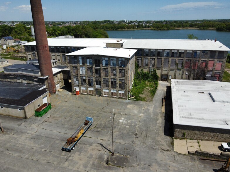 More Photos Of 109 Howe St, Fall River Warehouse For Lease