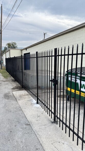 More Photos Of 1202 N Flores St, San Antonio Loft Creative Space For Sale