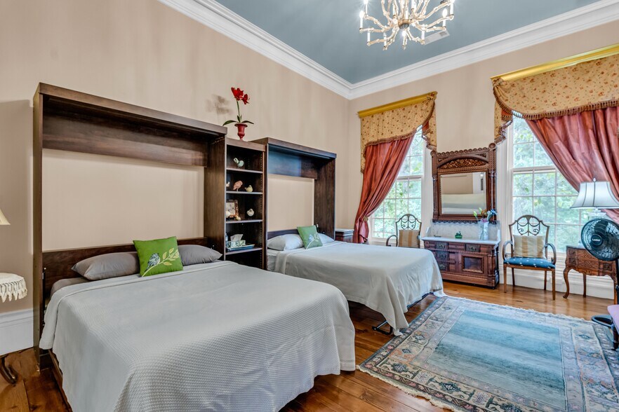 More Photos Of 607 Old West Point Rd, Starkville Hospitality For Sale