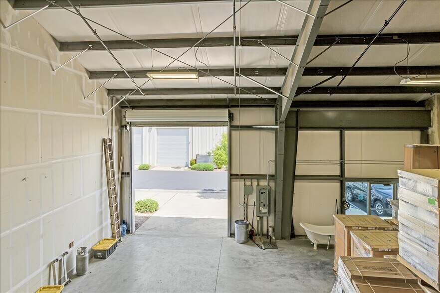 More Photos Of 18855 Microtronics, Sonora Industrial For Sale