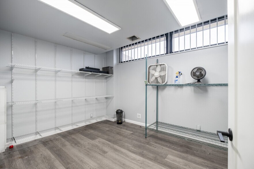 More Photos Of 12132 Front St, Norwalk Storefront Retail Office For Lease