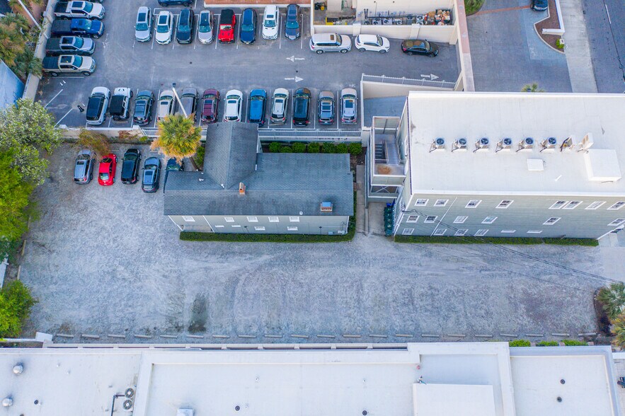 More Photos Of 121 Calhoun St, Charleston Office Residential For Lease