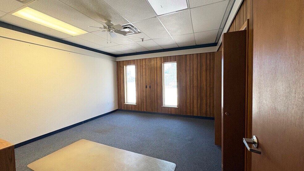 More Photos Of 416-418 NW 8th St, Oklahoma City Office For Sale