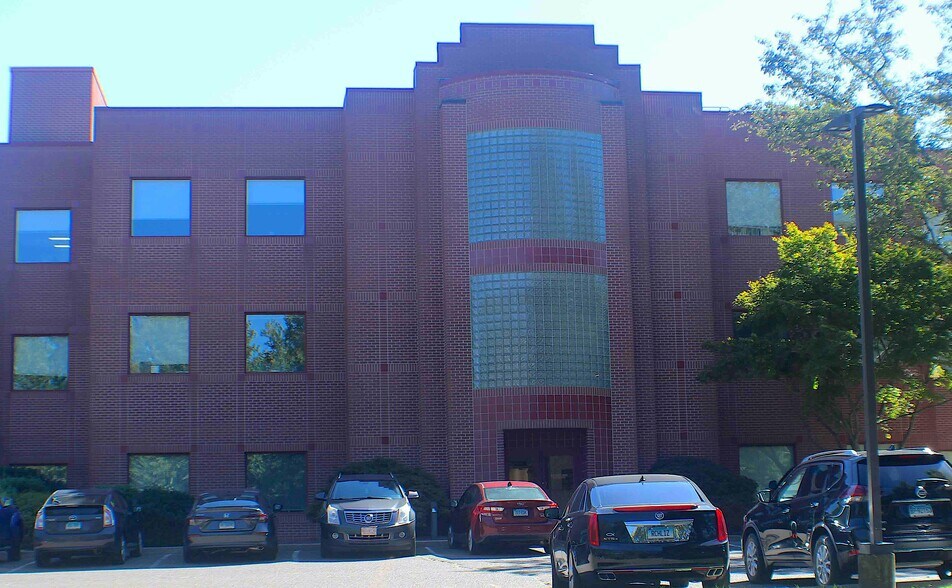 Primary Photo Of 1501 E Main St, Meriden Office For Lease