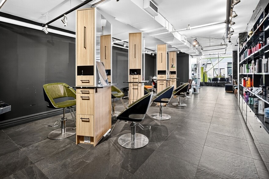 More Photos Of 1200 Rue Atateken, Montréal Storefront Retail Residential For Sale