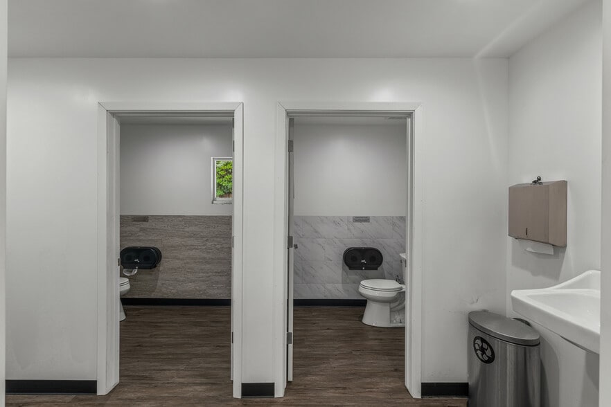 More Photos Of 1113 Castro Way, Sacramento Office For Sale