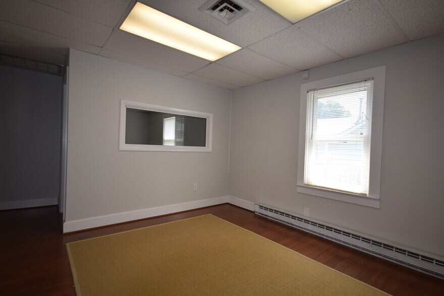 More Photos Of 7139 Shreve Rd, Falls Church Office Residential For Lease