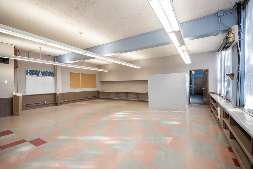 More Photos Of 819 & 831-847 N Leamington Ave, Chicago Schools For Sale