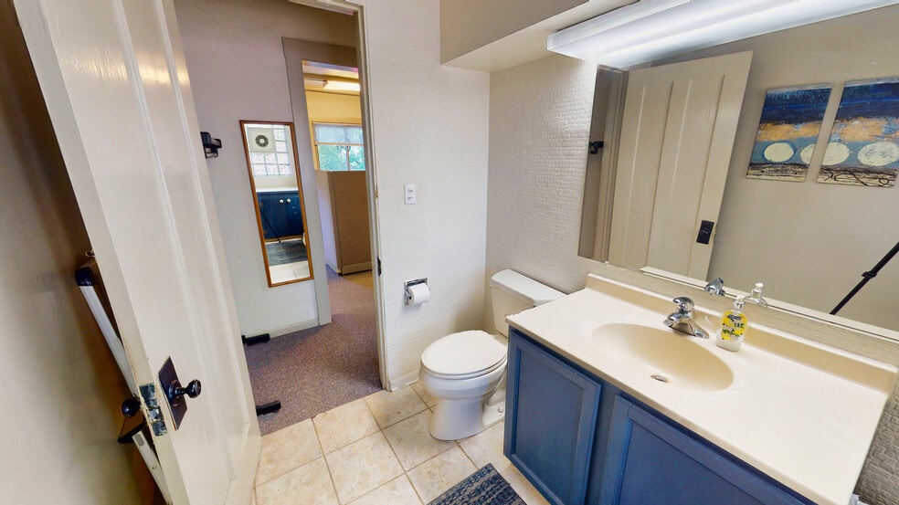More Photos Of 849 N Ellsworth St, Naperville Office For Sale