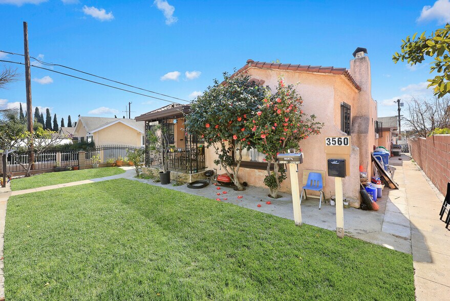 More Photos Of 3560 Siskiyou St, Los Angeles Apartments For Sale