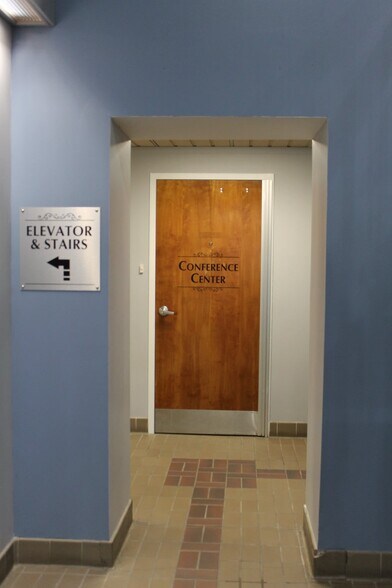 More Photos Of 220 S Main St, Butler Medical For Lease