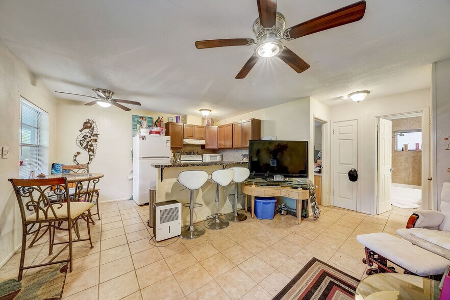 More Photos Of 3017 49th St S, Gulfport Apartments For Sale