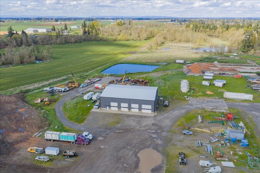 More Photos Of 6011 Grinde Ln NE, Silverton Flex For Lease