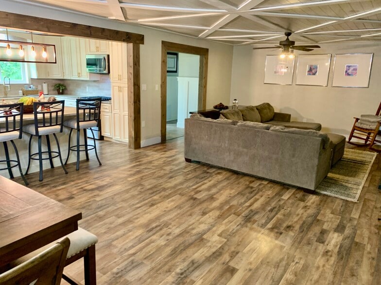 More Photos Of 2098 FM 1251, Beckville Specialty For Sale