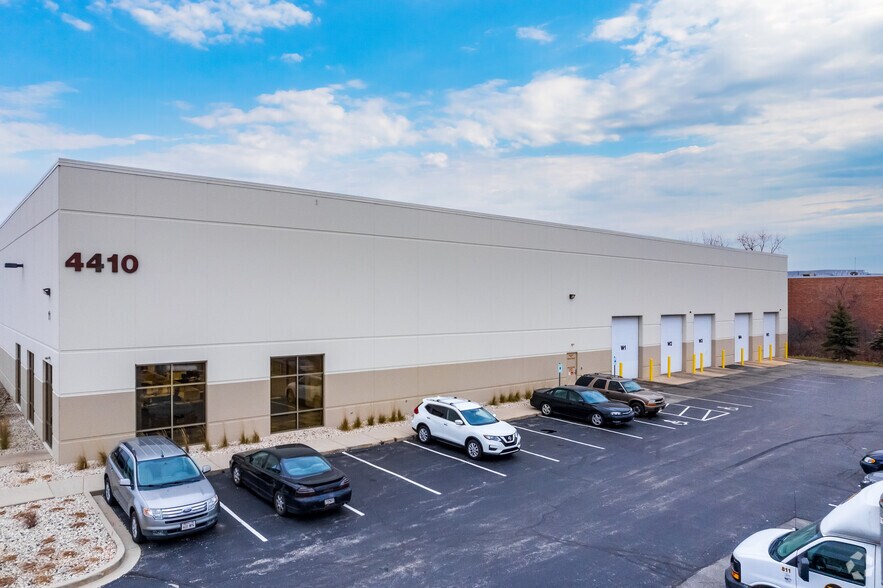 More Photos Of 4410 N 132nd St, Butler Warehouse For Lease