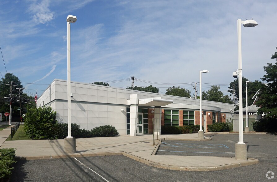 101 Jerusalem Ave, Hicksville, NY 11801 Public Library For Sale