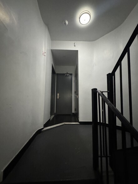 More Photos Of 280 Manhattan Ave, New York Apartments For Sale