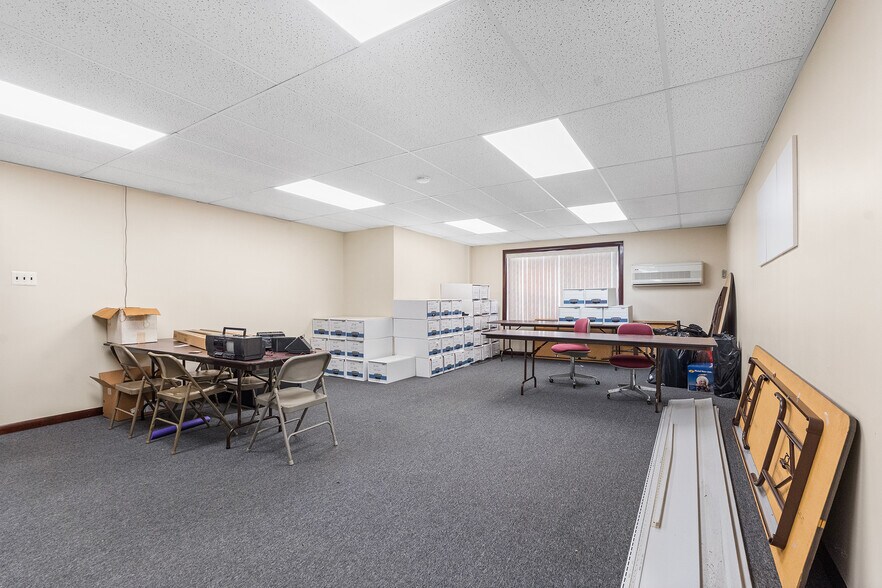 More Photos Of 257 W Nicholson Rd, Audubon Office For Sale