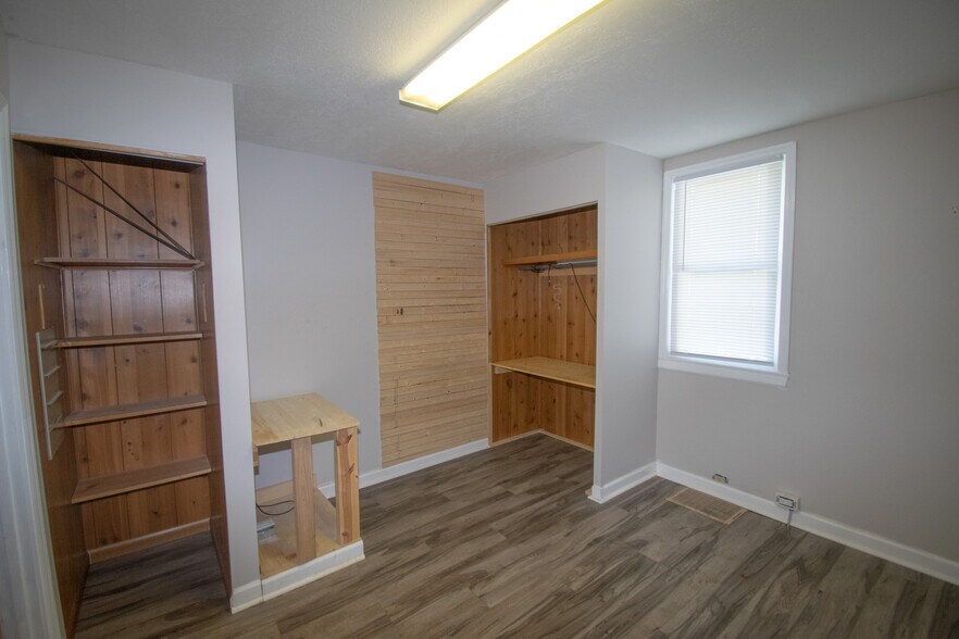 More Photos Of 1498-1502 W Main St, Tipp City Loft Creative Space For Sale