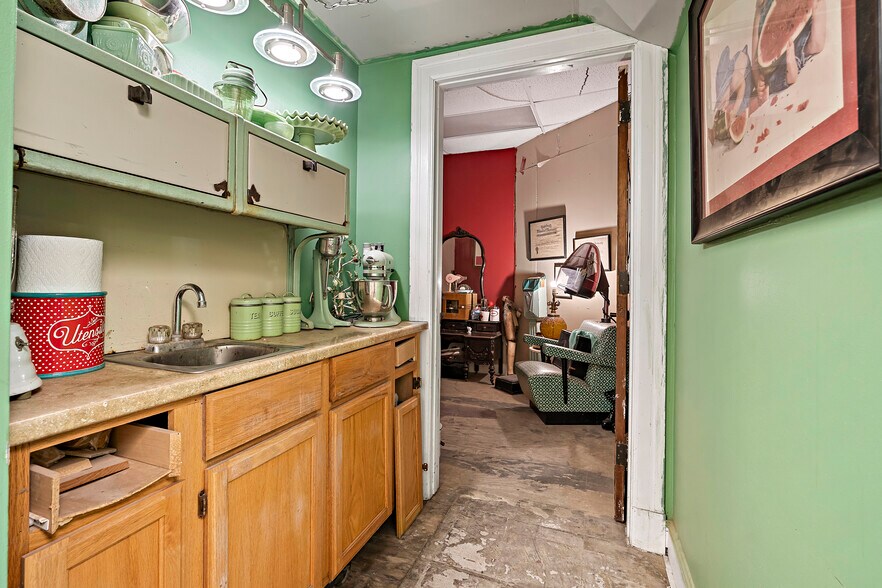 More Photos Of 103 S 6th St, Brownfield Restaurant For Sale