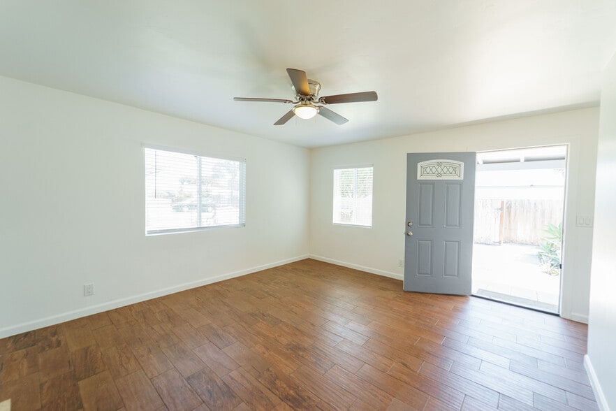 More Photos Of 562-564 11th St, Imperial Beach Apartments For Sale