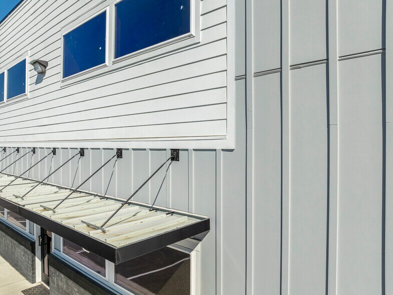 More Photos Of 8120 Windsor Hill Blvd, North Charleston Light Distribution For Sale