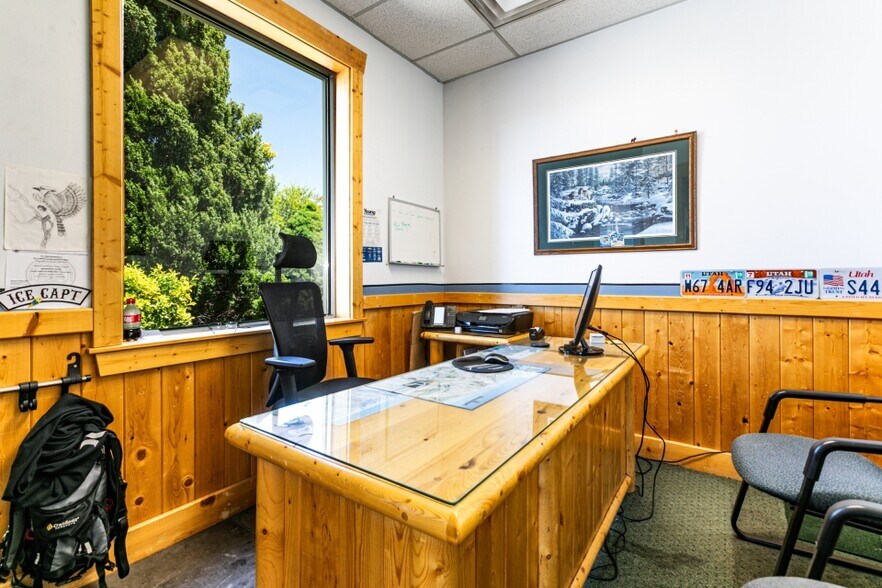 More Photos Of 562 S State St, Clearfield Auto Dealership For Sale