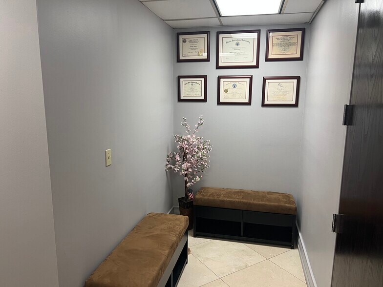 More Photos Of 4651 Sheridan St, Hollywood Medical For Sale